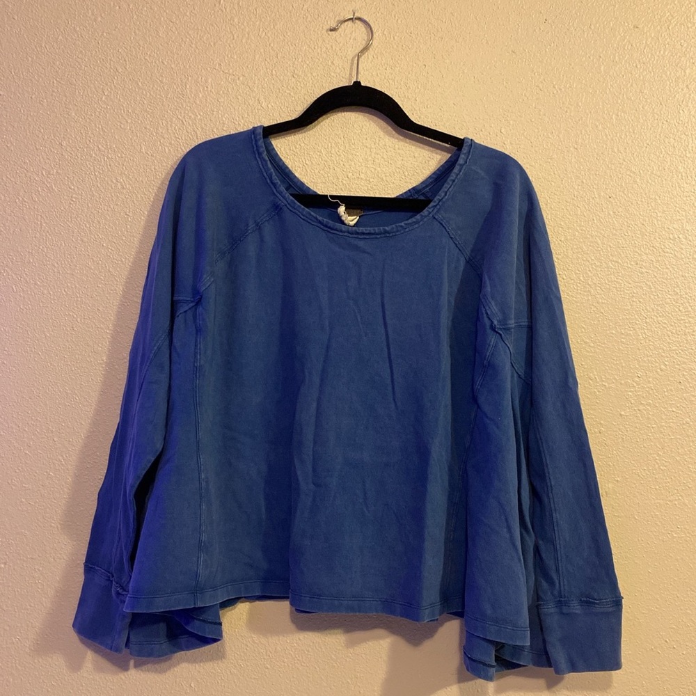 Flowy long sleeve blouse